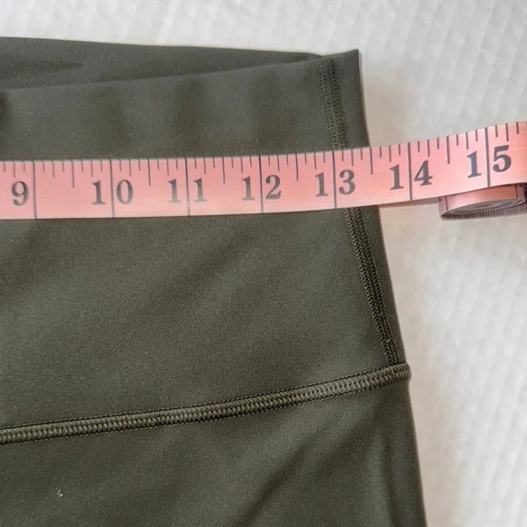 *LIKE NEW* Lululemon 28” Dark Olive Size 8 High-Rise Leggings - Picture 3 of 12